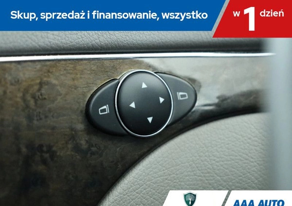 Mercedes-Benz Klasa E cena 17500 przebieg: 275128, rok produkcji 2004 z Blachownia małe 211